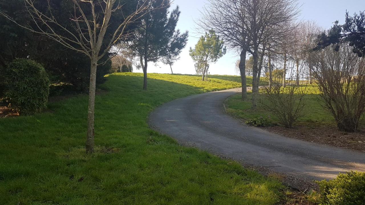Le Domaine Des Roseraies Monfreville Exterior photo