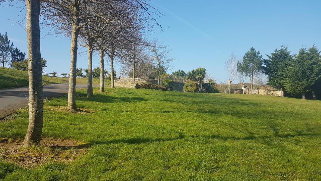 Le Domaine Des Roseraies Monfreville Exterior photo