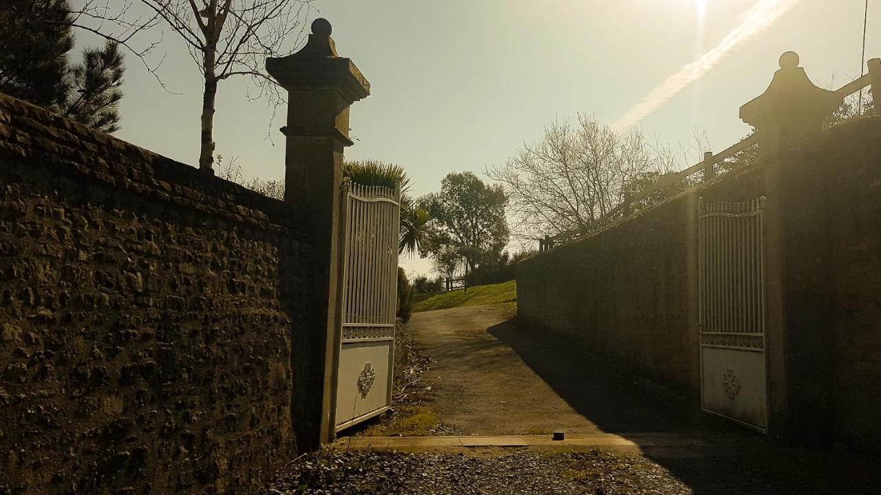 Le Domaine Des Roseraies Monfreville Exterior photo