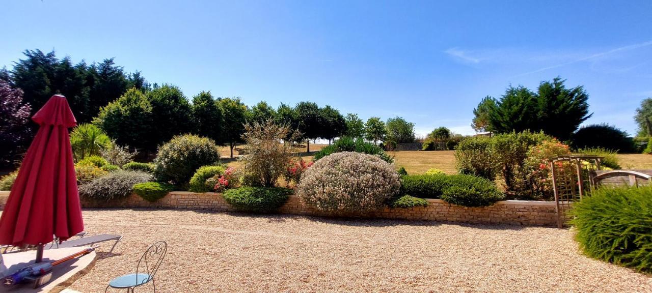 Le Domaine Des Roseraies Monfreville Exterior photo