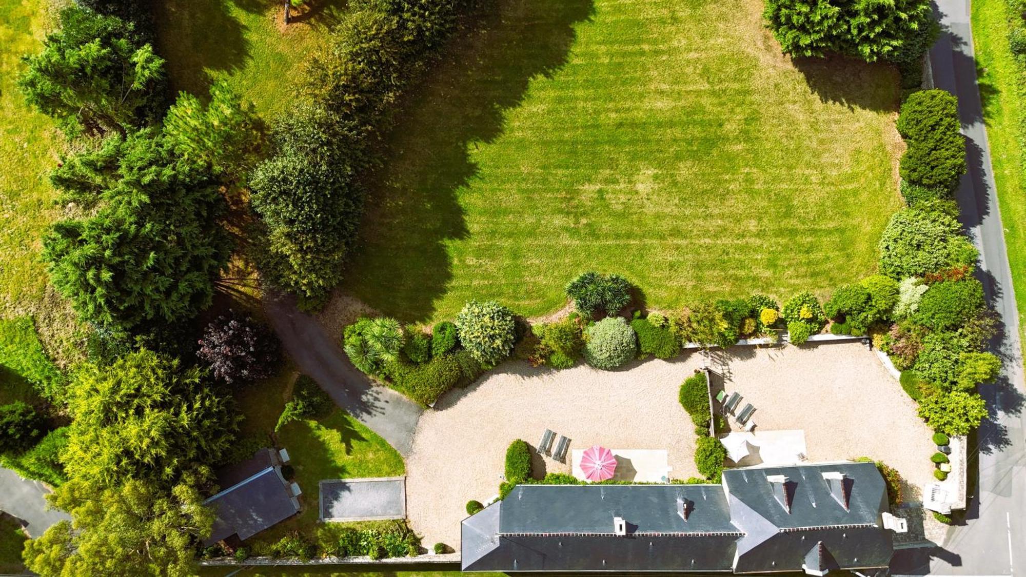 Le Domaine Des Roseraies Monfreville Exterior photo