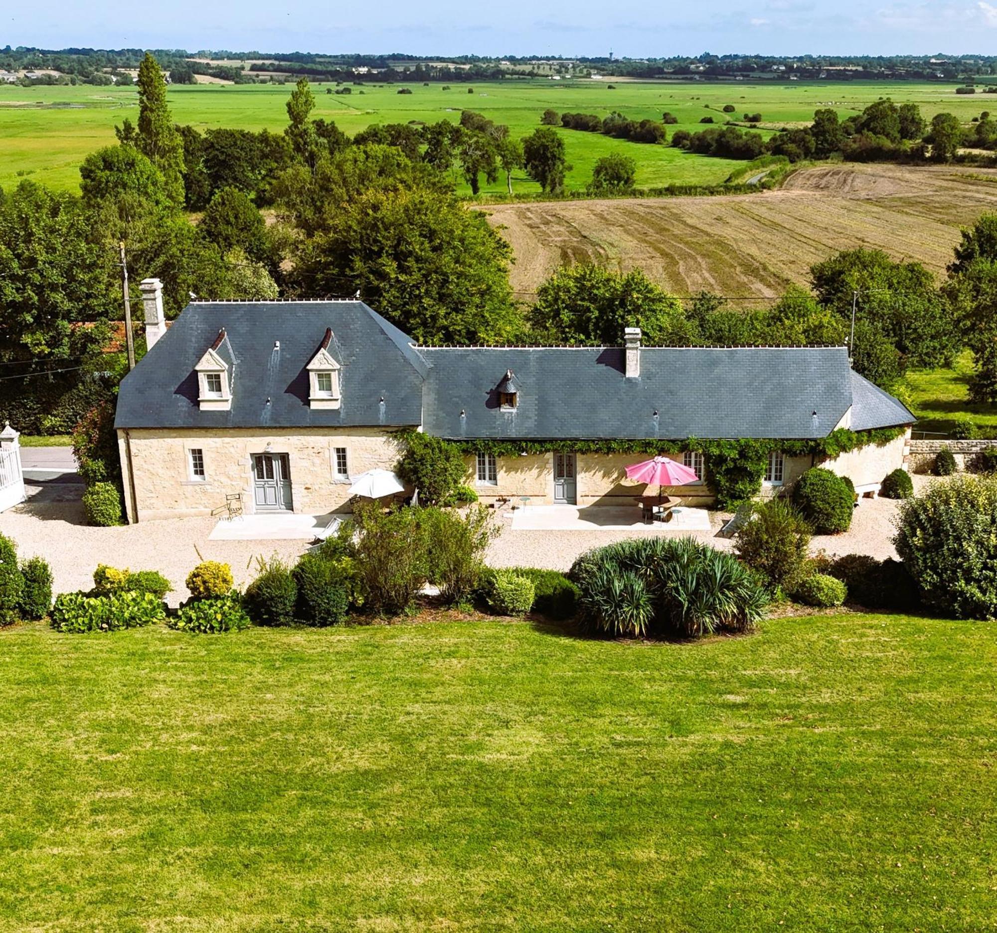 Le Domaine Des Roseraies Monfreville Exterior photo